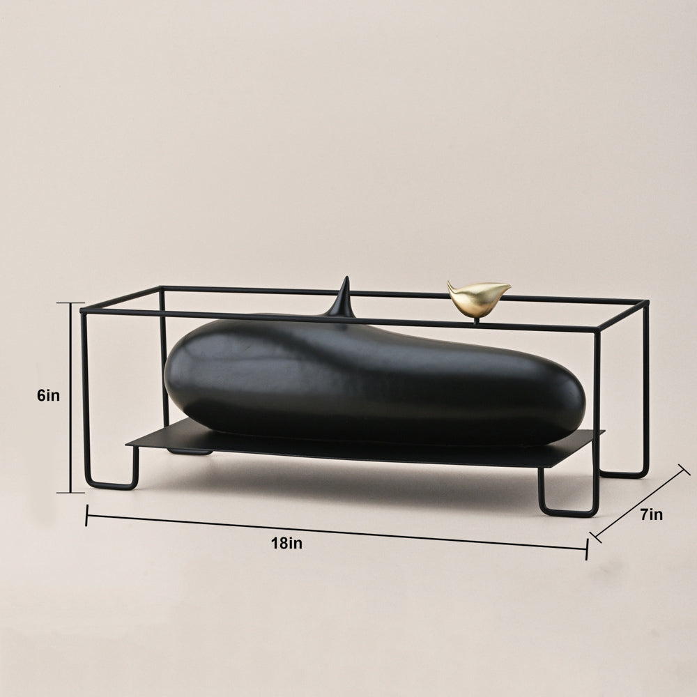BLACK METAL SHOWPIECE WITH CASE