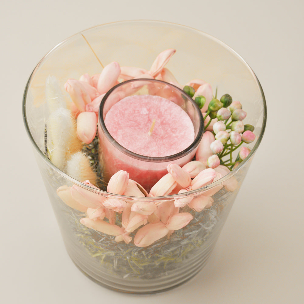 Pink Floral Potpourri Candle in Glass Vase – Fragrant Decorative Tabletop Accent for Home & Office