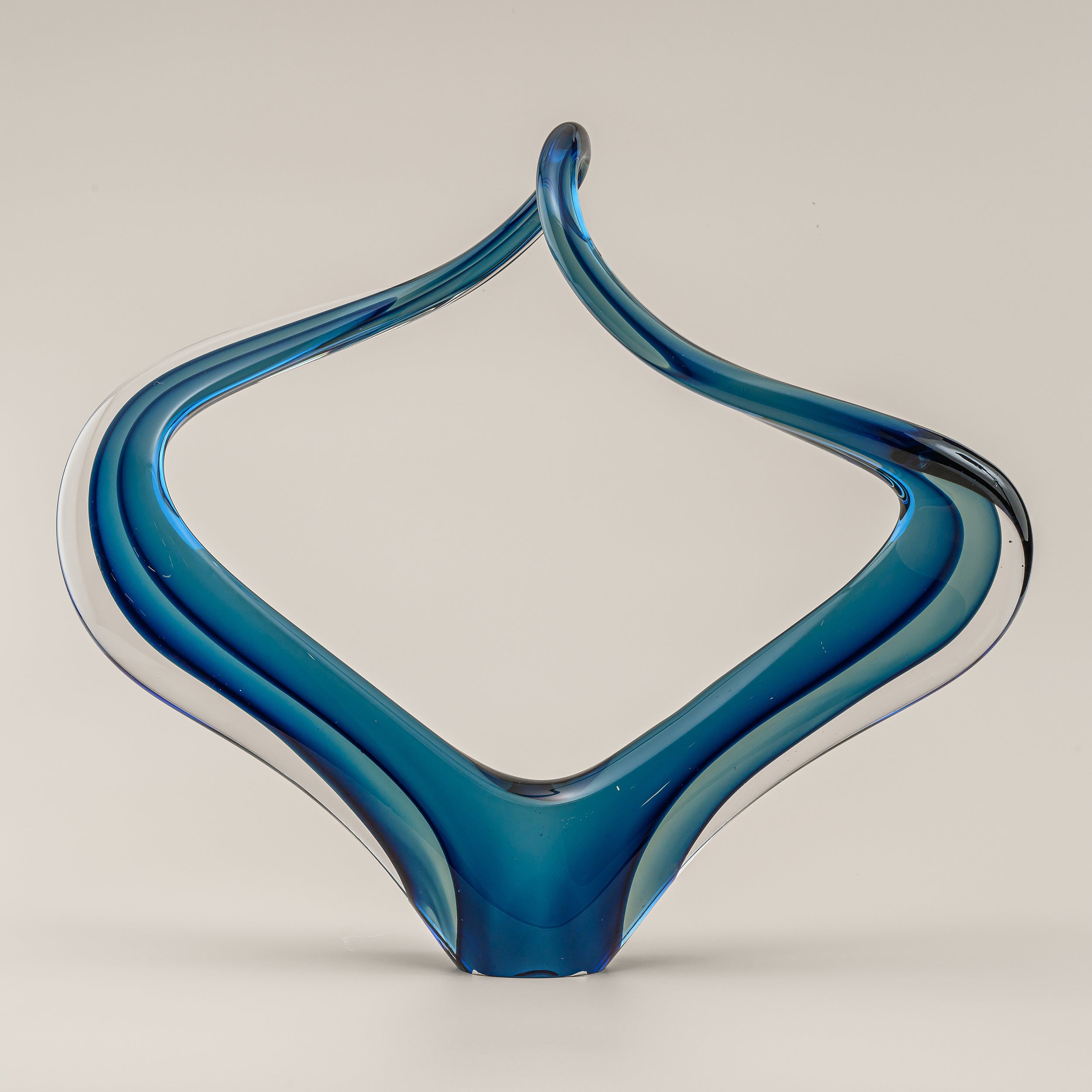 GLASS SCLUPTURE TABLE DECOR
