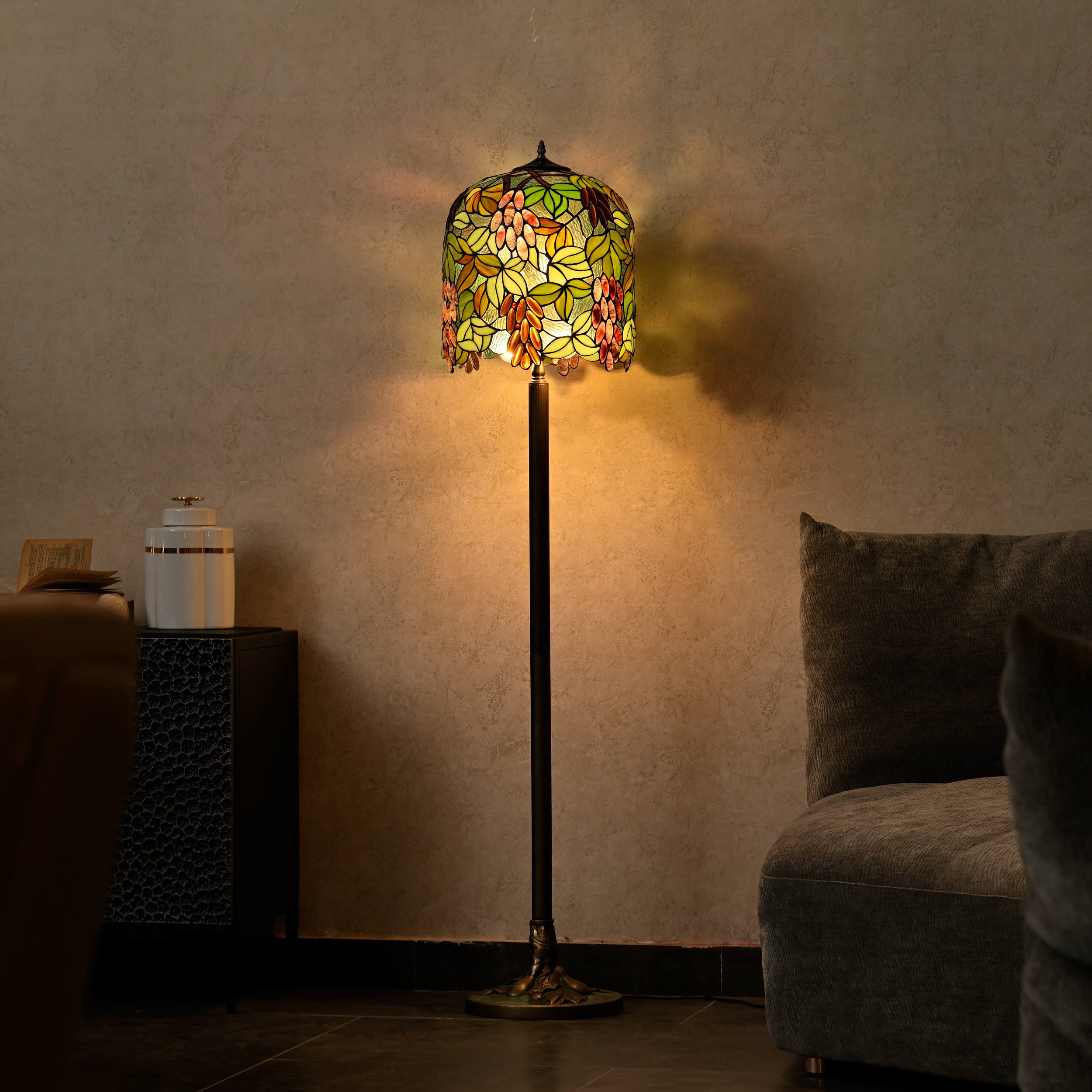 FLOOR LAMP