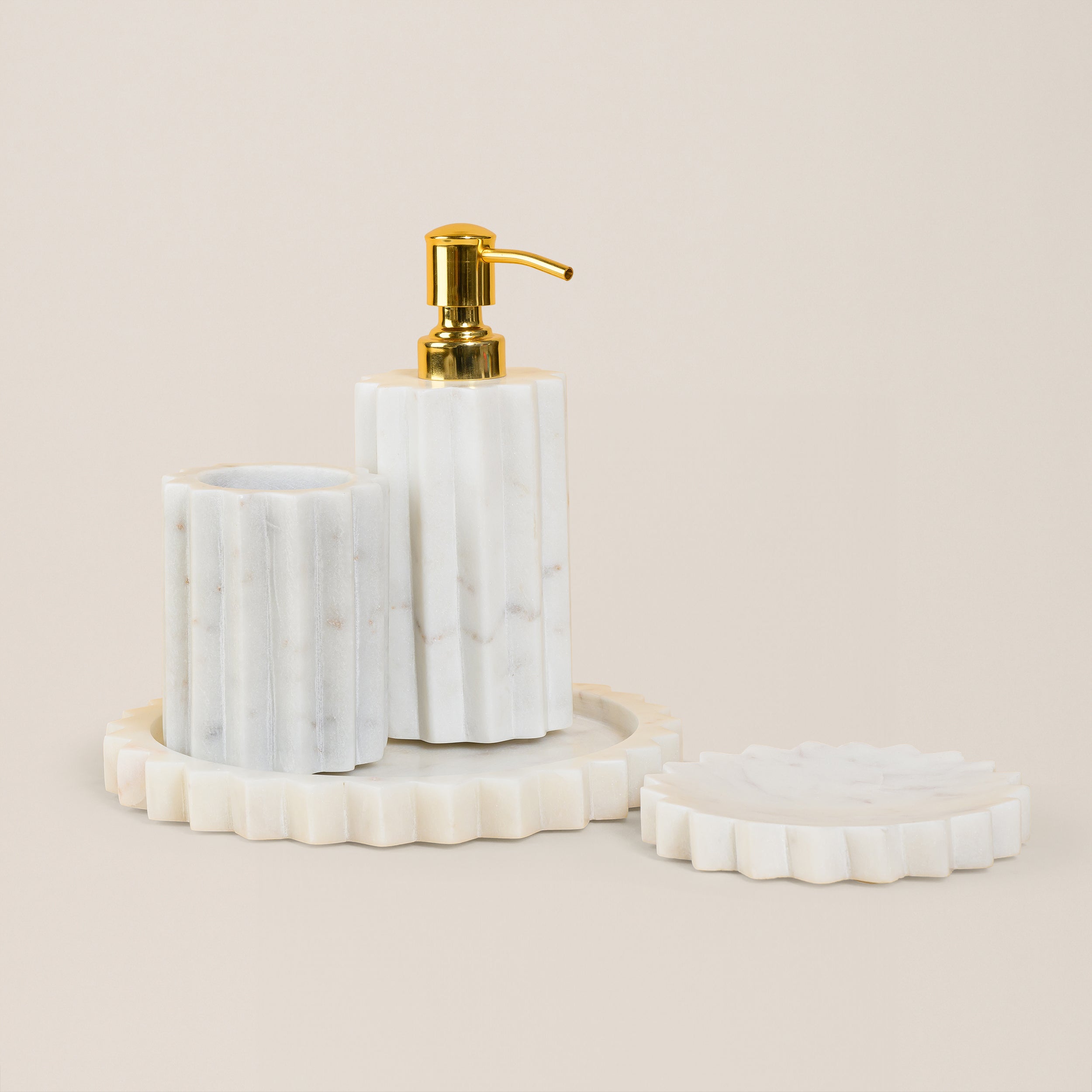 WHITE CARVING BATHROOM SET