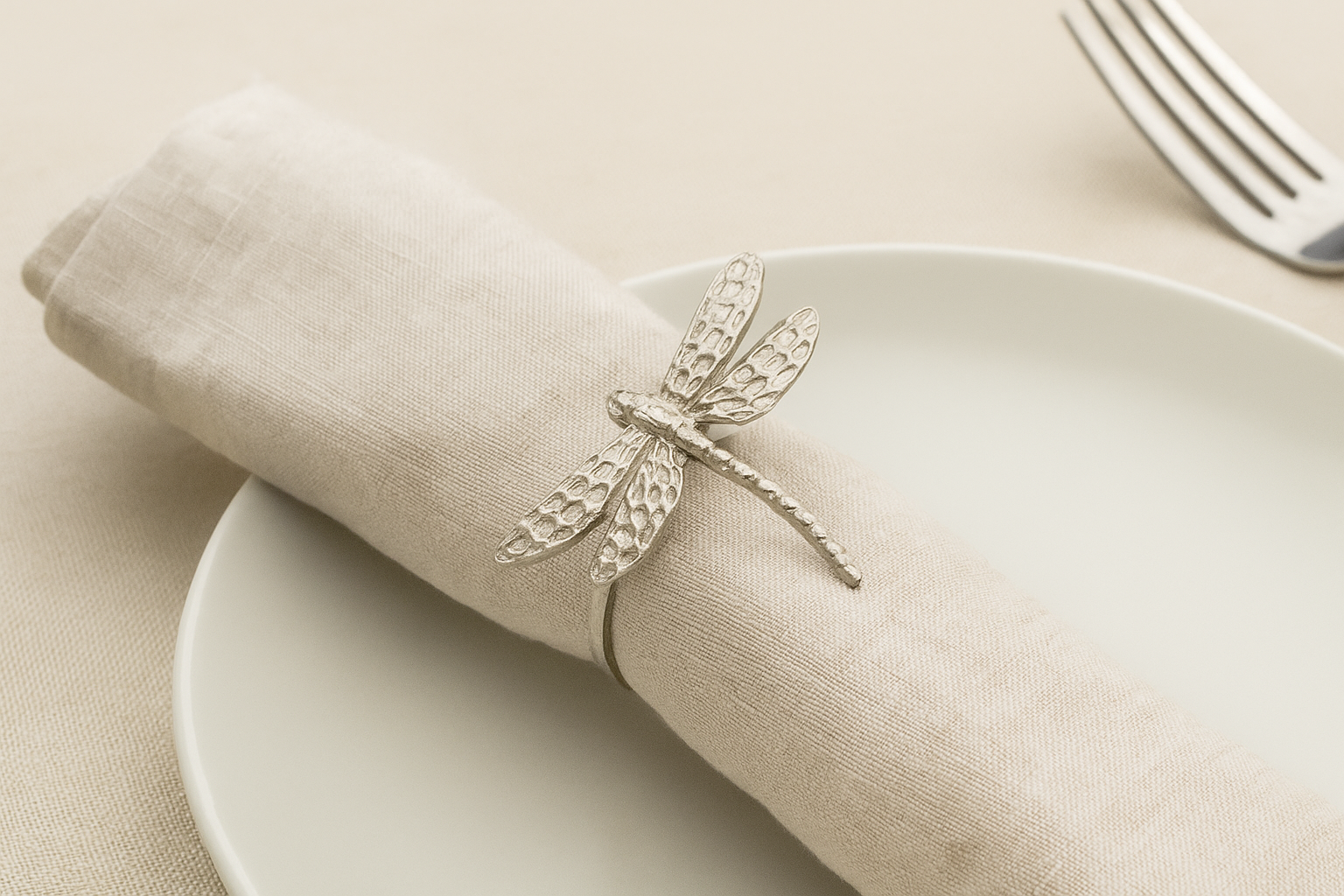 Kasa Holzer Dragonfly Napkin Ring – Elegant Silver Metal Table Décor Accessory