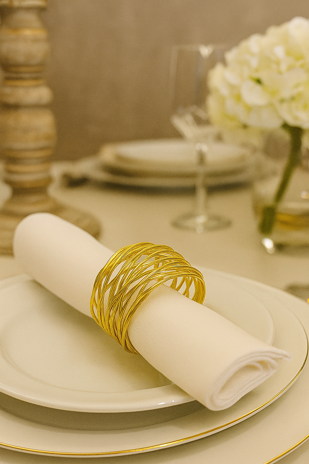 Gold Wire Napkin Ring – Modern Luxury Table Décor | Kasa by Holzer