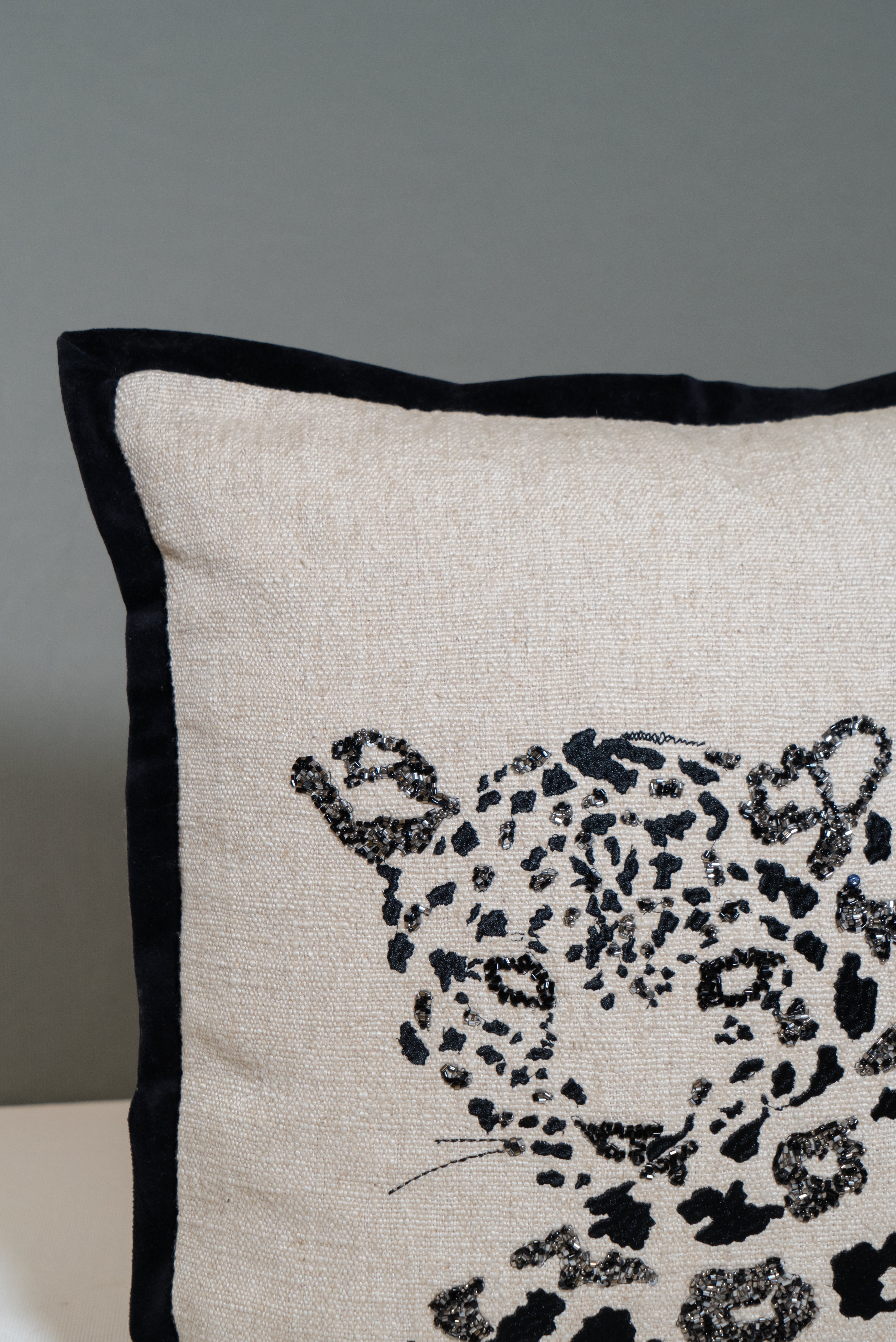 Majestic Panther Handcrafted Cushion Cover – Bold & Elegant Design