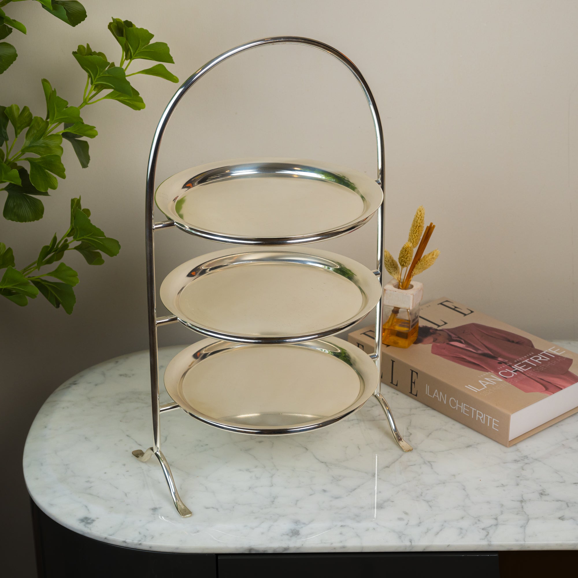 Vintage Inspired Silver-Coated Three Tier Dessert Stand with Timeless Elegance