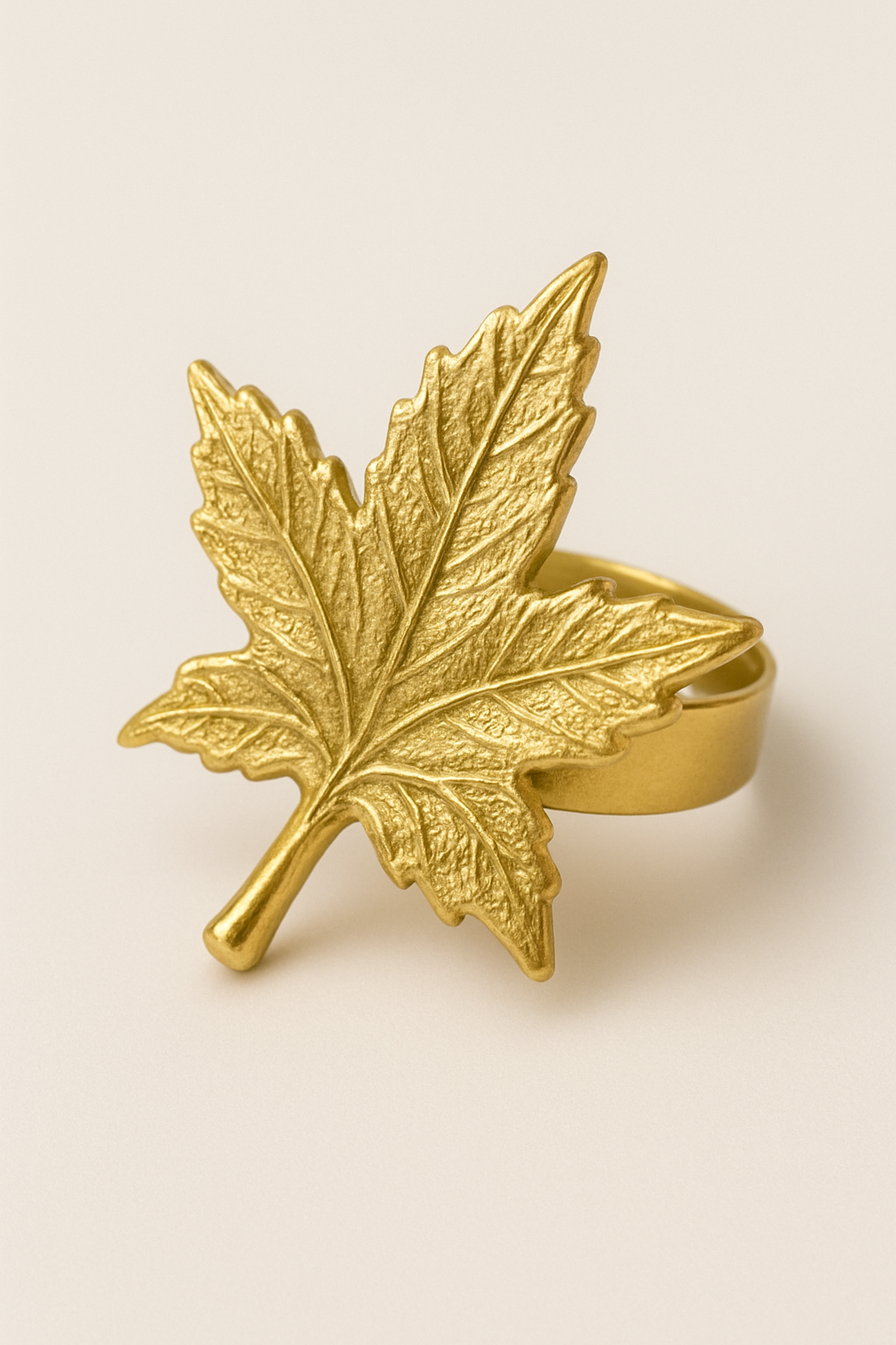 Gold Leaf Ring – Elegant Nature Inspired Jewelry | Kasa by Holzer