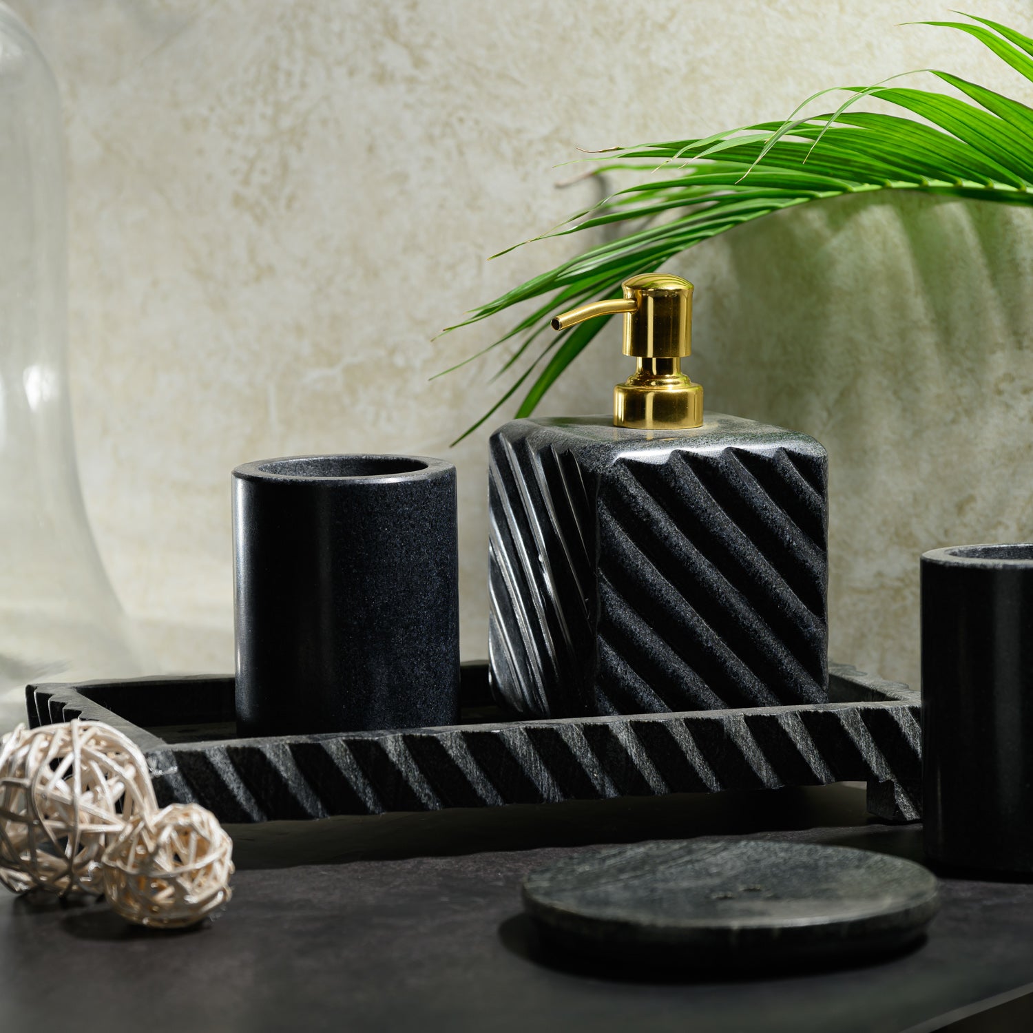 BLACK CARVING SQUARE BATHROOM SET